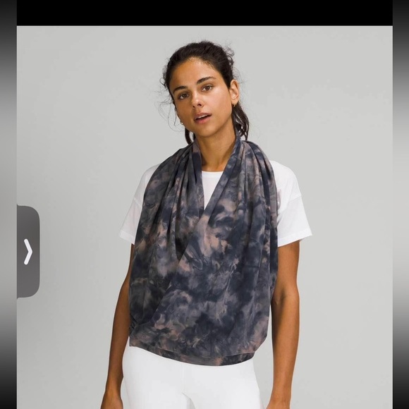 NWT Lululemon Customizable Snap Scarf Diamond Dye Lunar Rock True Navy - Picture 4 of 5